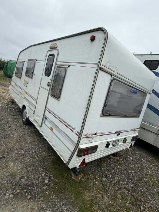 Rulota provenienta uk Targoviste • OLX.ro