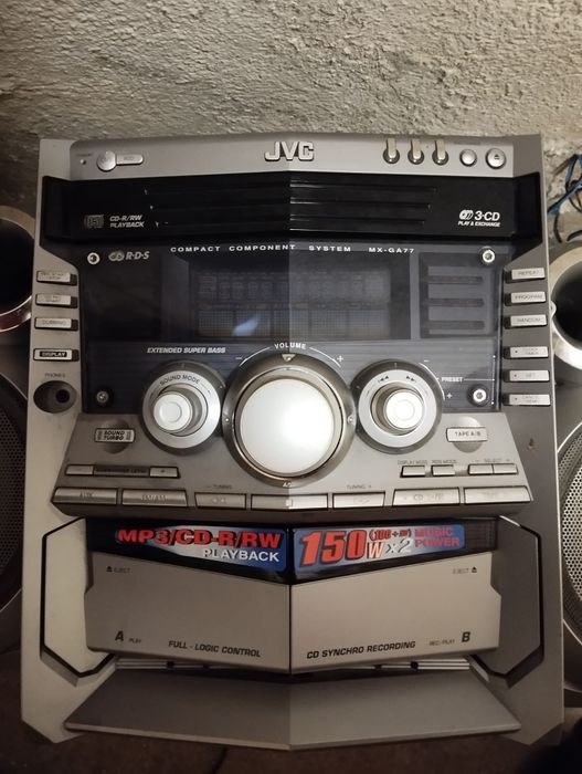 Vând combină muzicală