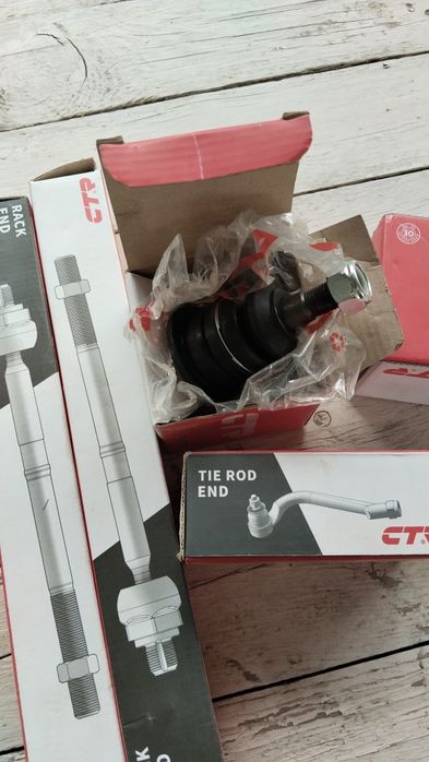 Рулевые тяги , шаровые опоры,рулевой наконечник Тойота Хайлюкс