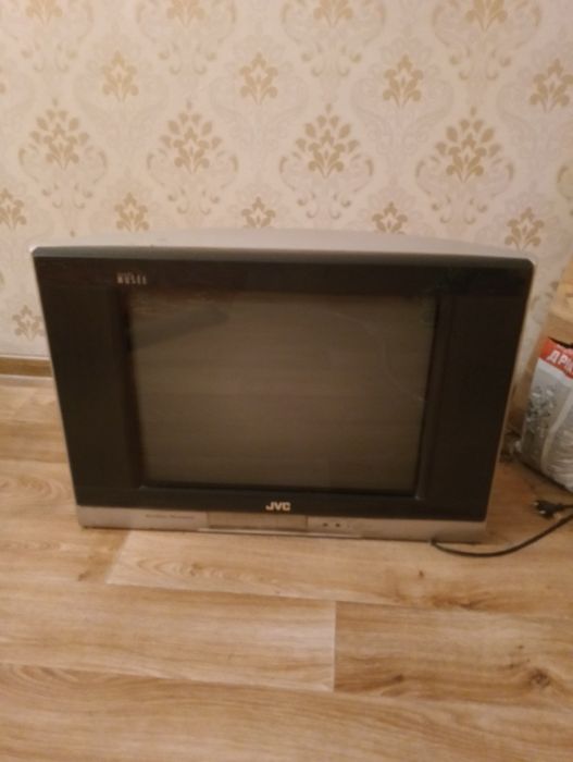 Телевизор рабочий без пульта