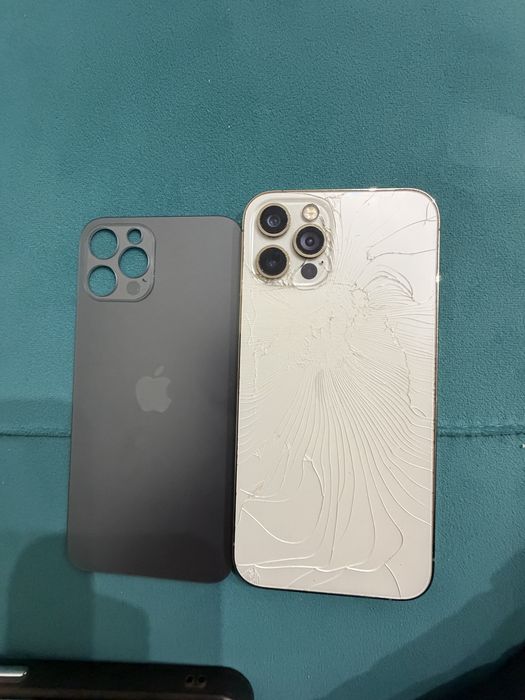 Продам айфон 12 про