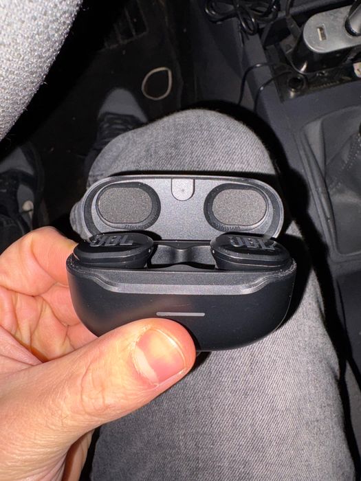 Vând Casti JBL  stare foarte buna