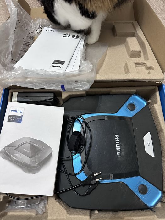 Продам робот пылесос Philips