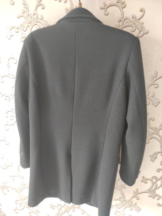 Продам мужское пальто 48 размера