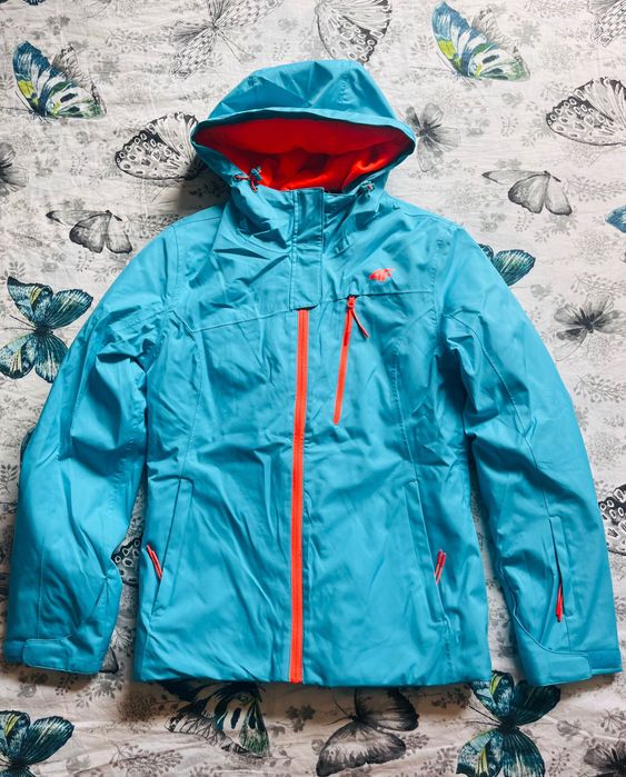 Чисто ново дамско ски яке