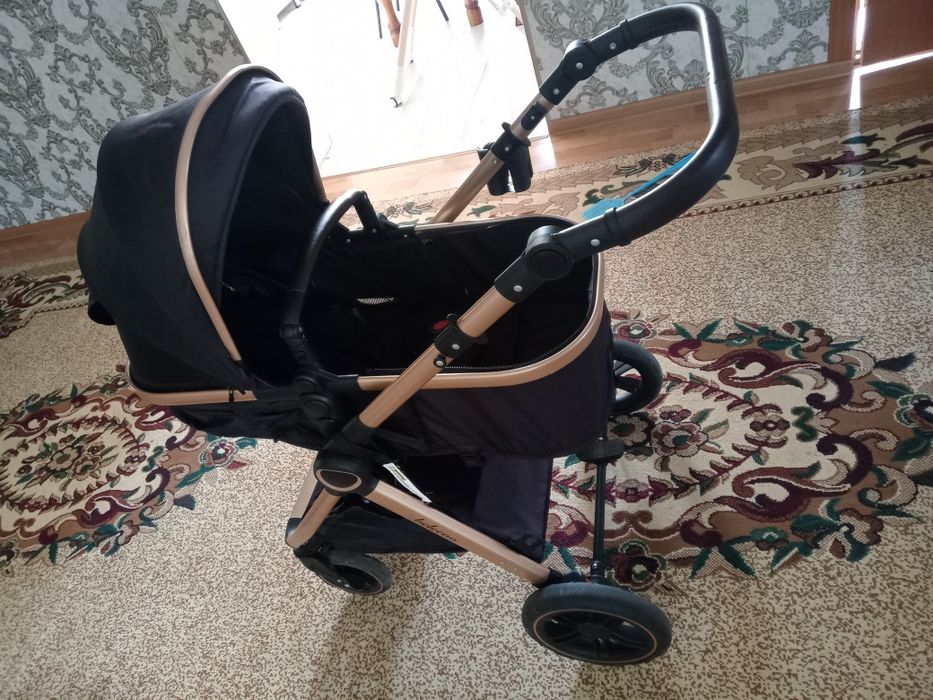 Продам коляску belecoo