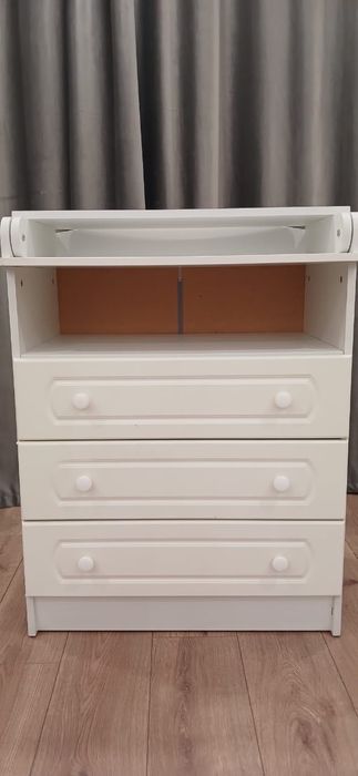 Пеленальный столик