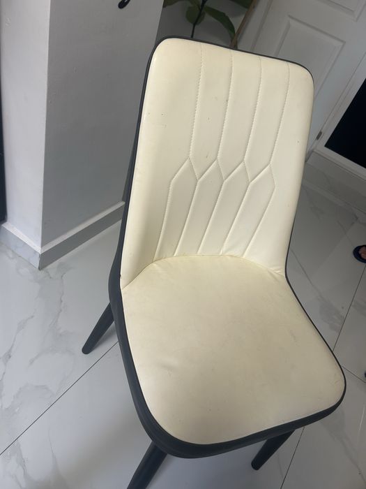 Vand Set Masa + 4 scaune