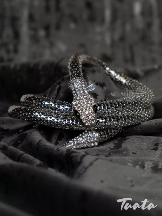 Украшение на шею