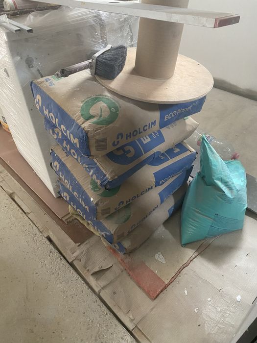 Ciment, tinci, constructii