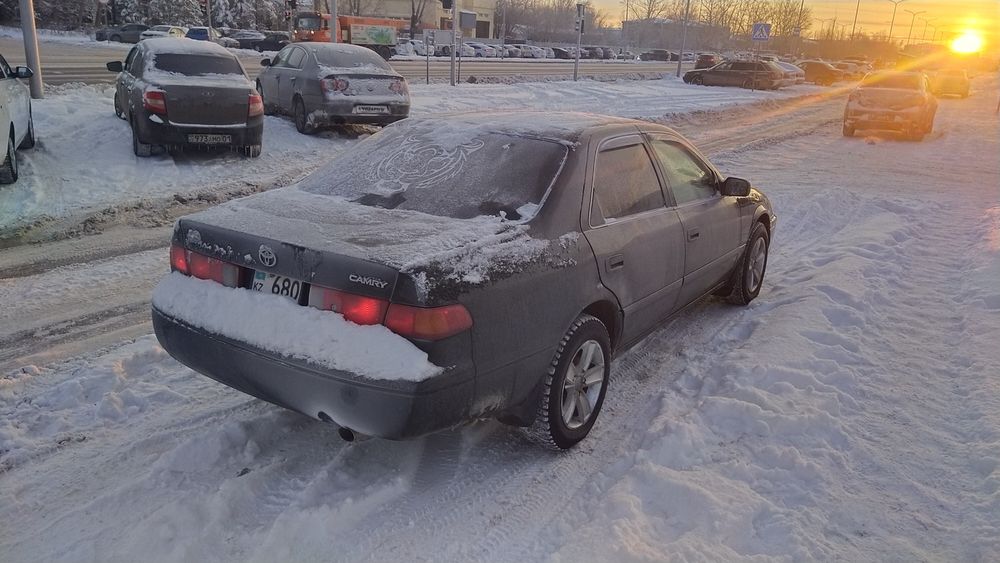 Продам тойота камри 25