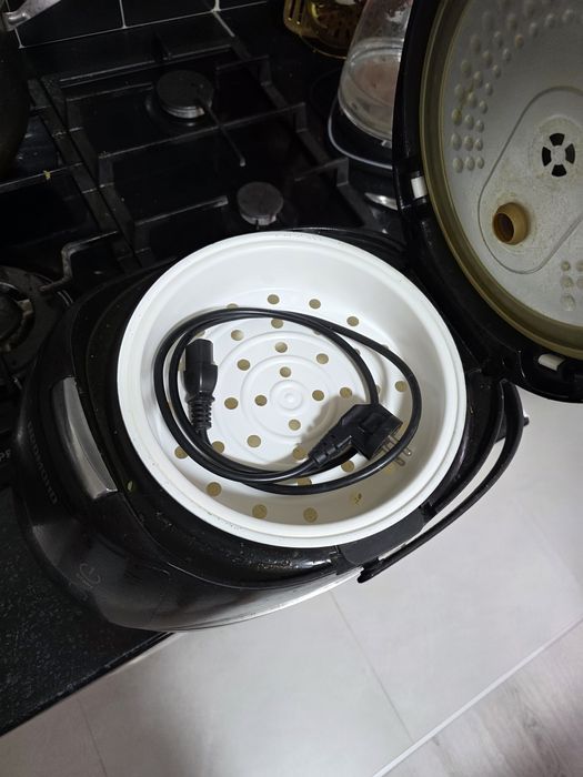 Мультиварка Redmond