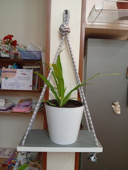 Подвесная полка для цветов(хлорофитум в подарок)!