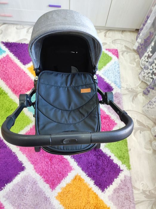 Коляска очень легкая, для новорожденных