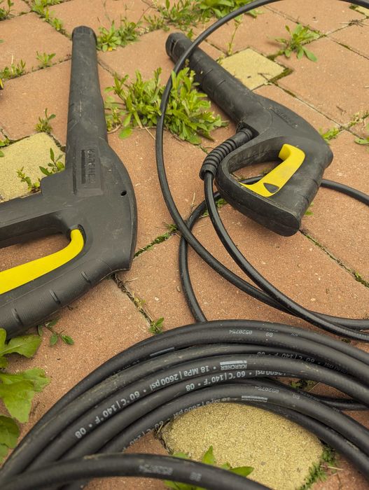accesorii aparat presiune Karcher: furtun, lance, spuma activa, perie