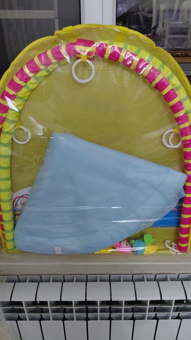 Сидушка и коврик с игрушками