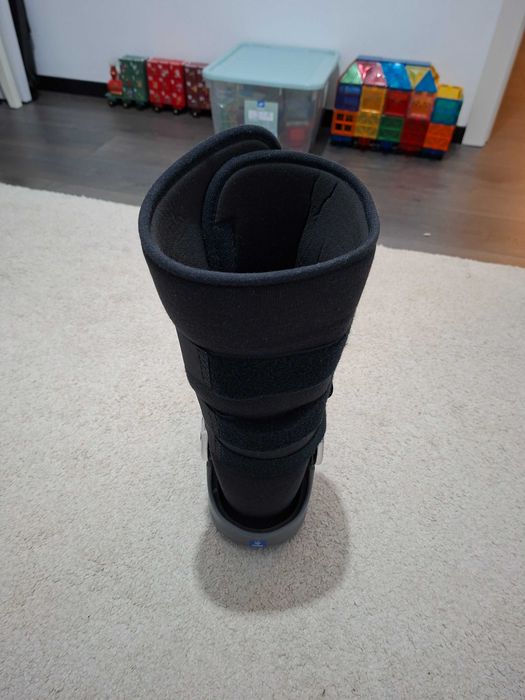 Vând orteză ortopedică Ligastep ROM Walker (Thuasne