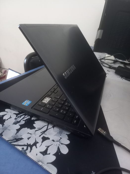 Samsung ноутбугі сатылады (Core i5 / 8GB / Radeon)