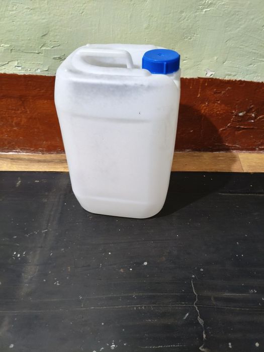 Канистры пластиковые