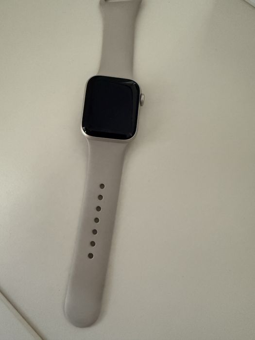 Apple Watch SE — отличное состояние