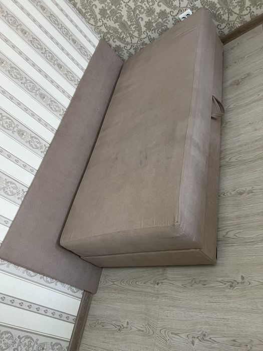 Продаётся диван-кровать.