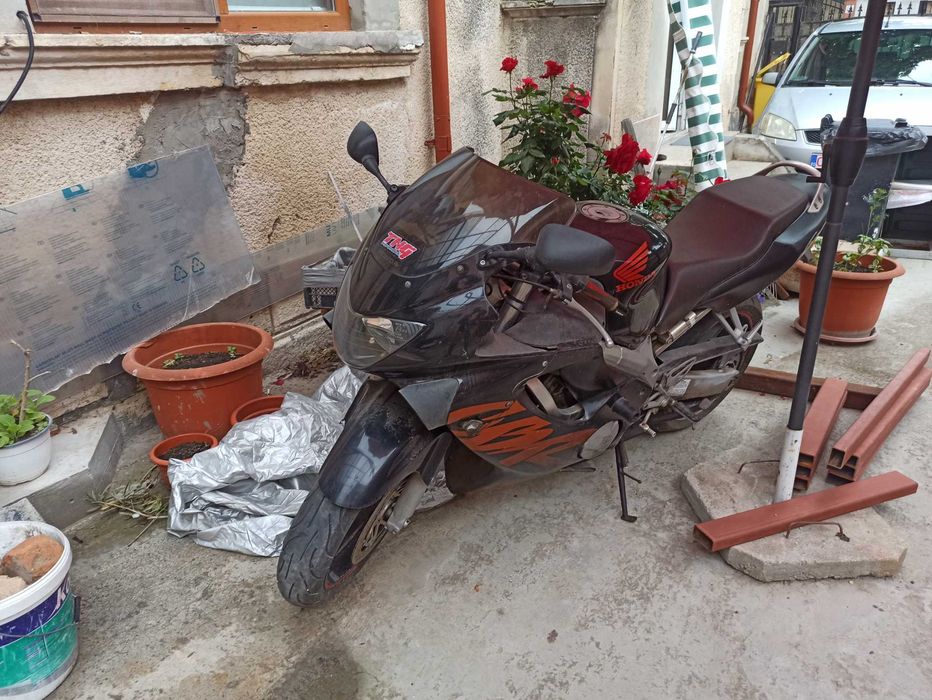 Vand Honda CBR 600f