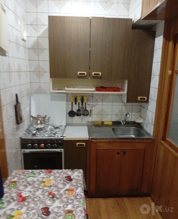 Сдается 2 ком Метро Ойбек. Семейным