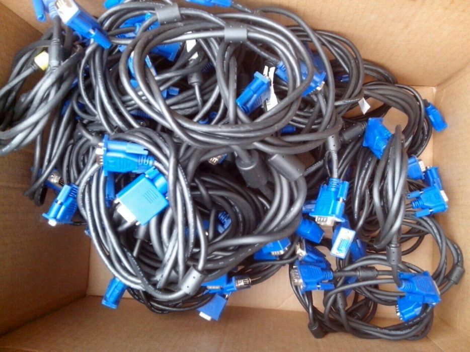 Продавам компютърни кабели