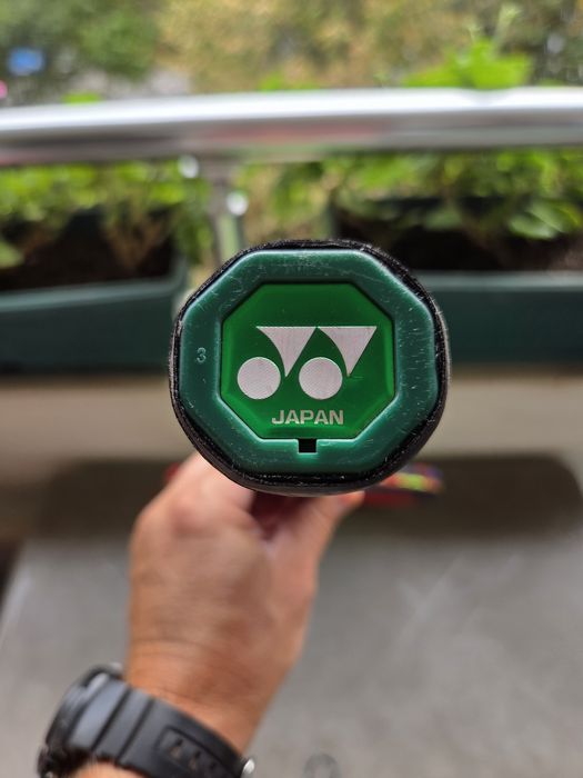 Тенис ракета YONEX VCORE 100