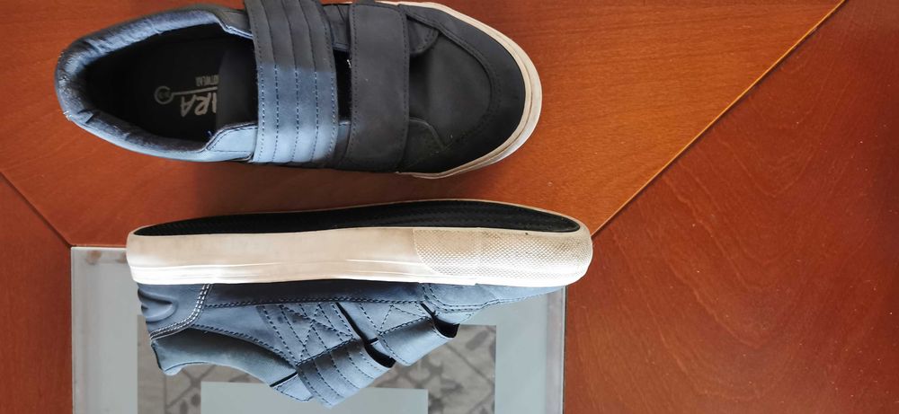 Спортни обувки на Zara