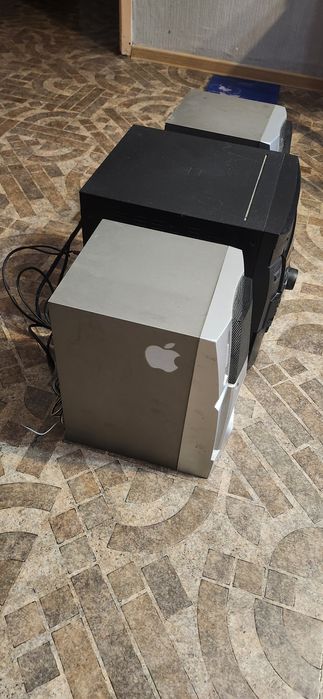 Музыкальный центр с колонками