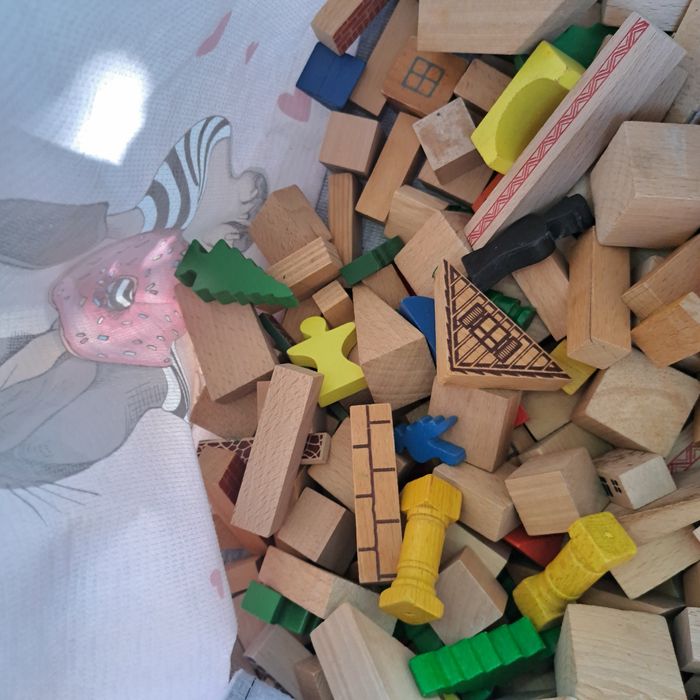 Дървени играчки.