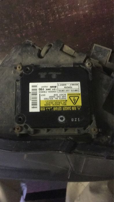 Продам фару б/у. На lexus 570