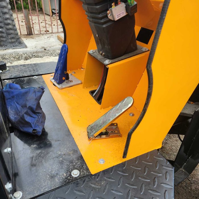 Челен товарач 930 / Индустриална машина