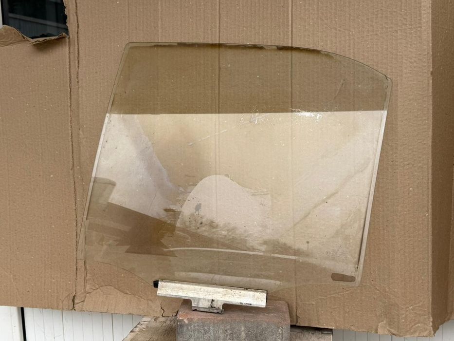 Стёкла мерседес Ц и Е класс