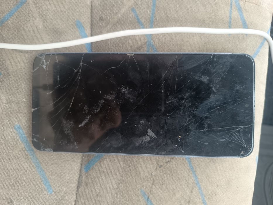 Телефон б/у  HUAWEI