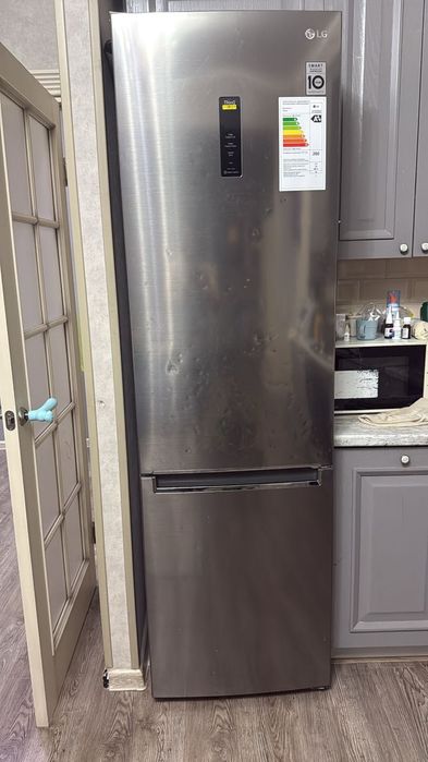 Продам холодильник LG