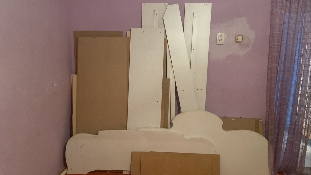 Спальный гарнитур