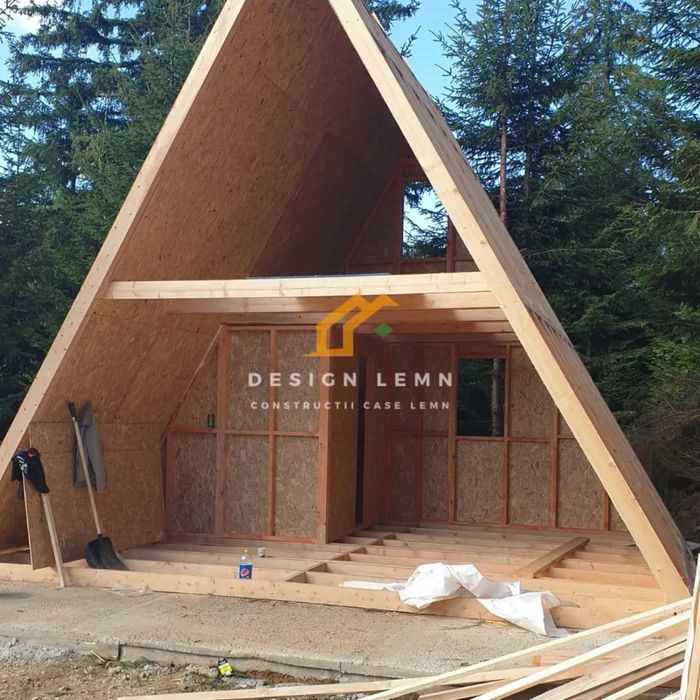 Case din lemn la cheie