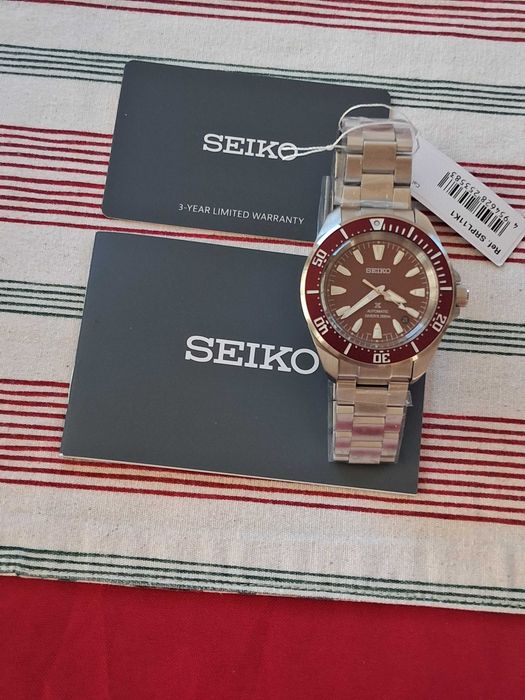Seiko Prospex 4R Red SRPL11K1  "Shog-urai" 200m Diver 's watch