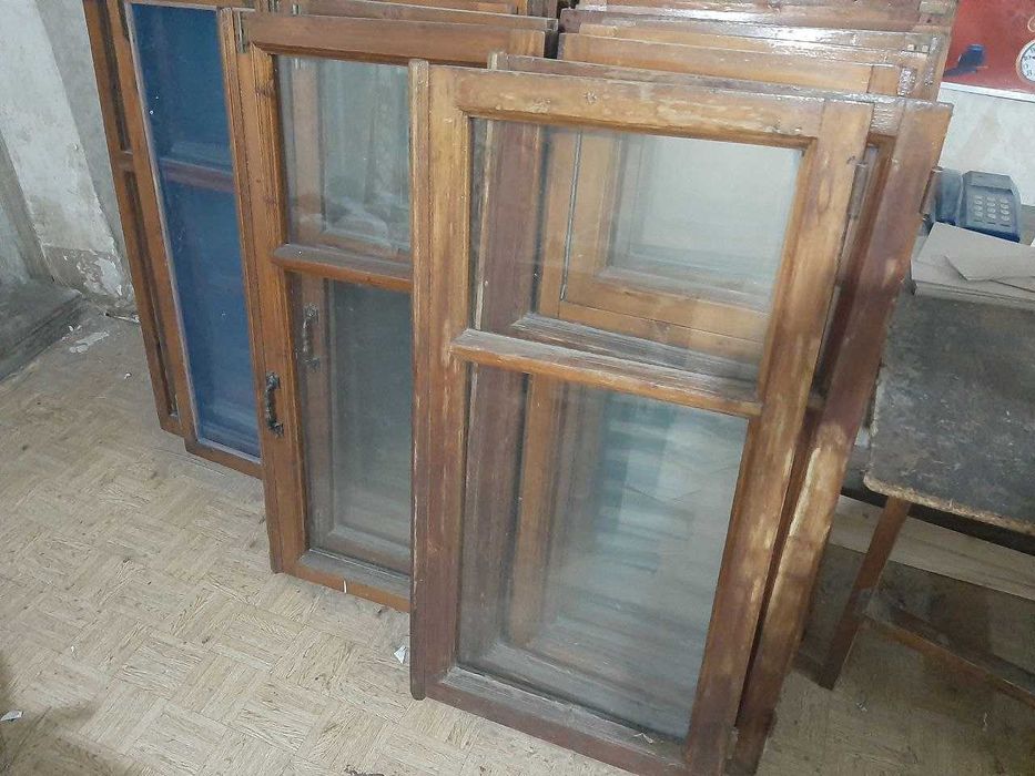 Продаются рамы деревянные с откосами и металлическими решетками