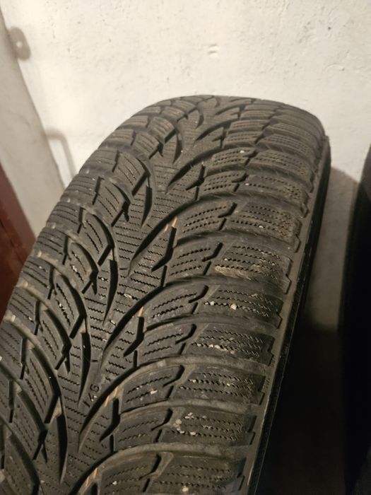 Vând 205 60 R16 iarna