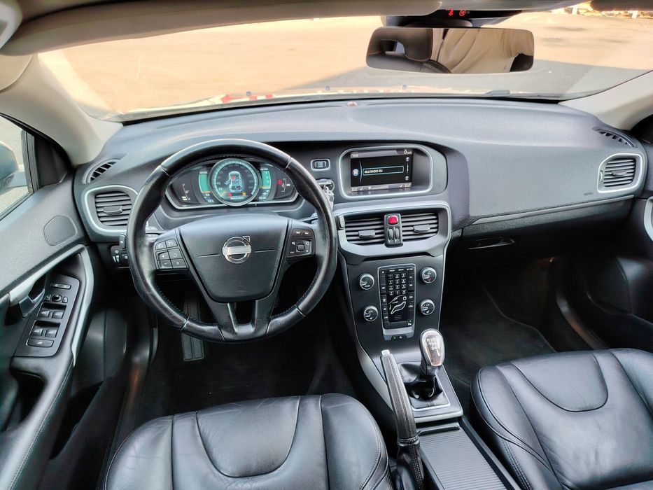 VOLVO V40 2013 — imagine 5