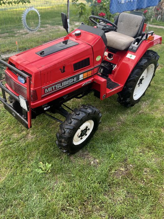 Vând tractoru japonez mitubisi MT18 4x4