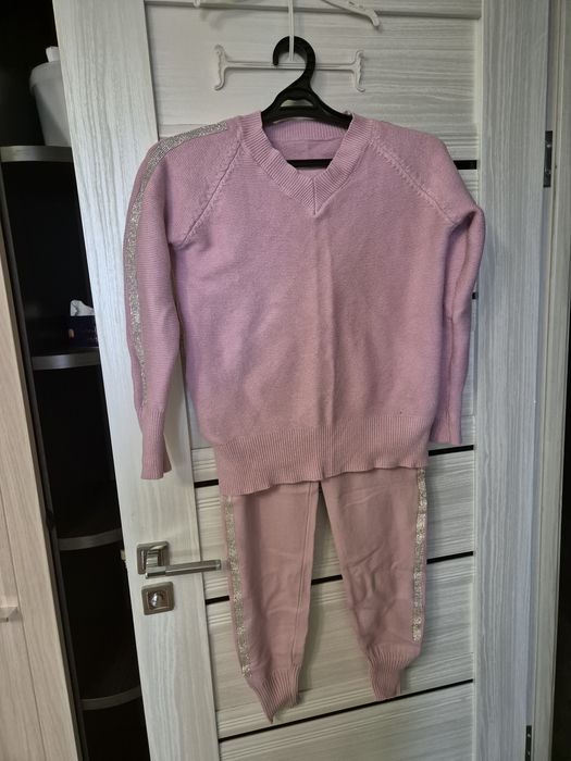 Продам женский костюм