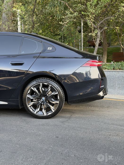 Bmw i5 40L