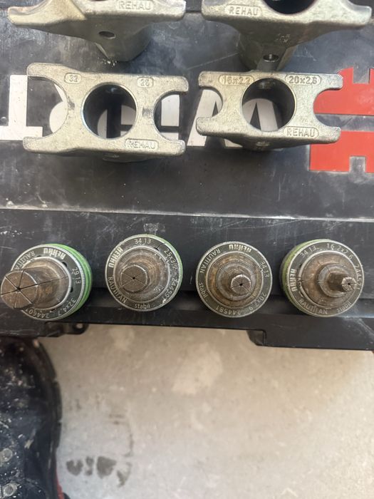 Преса за траби и фитинги Rehau rautool3