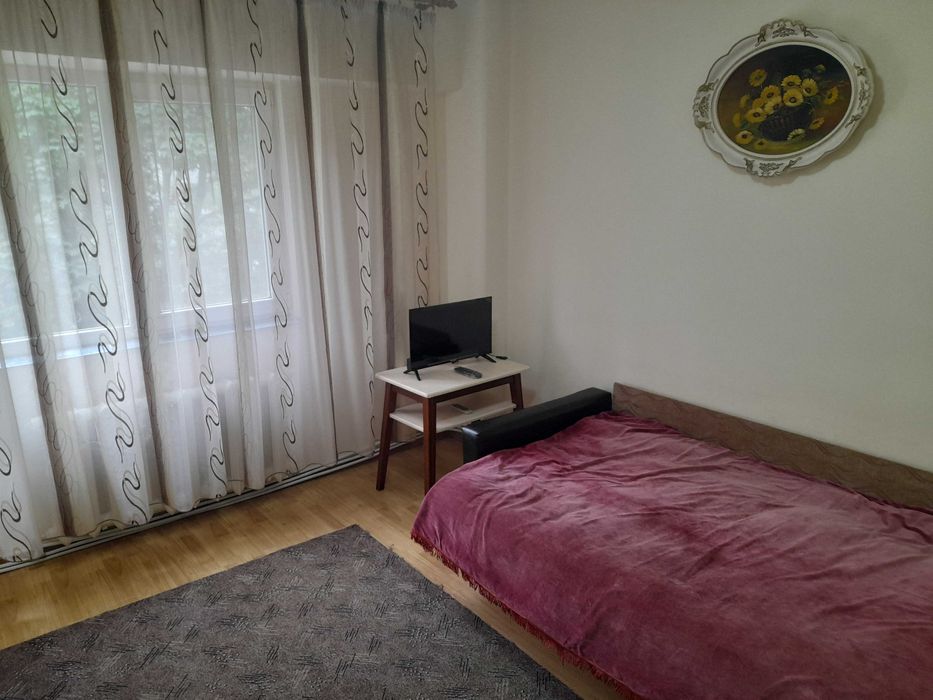 Inchiriez apartament cu doua camere zona crucea garii