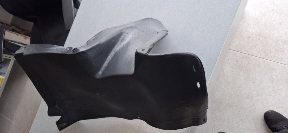 Подкалник преден ляв голф 5/джета 3 ген