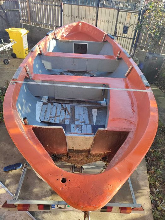 Barca inalta - pentru mare sau dunare